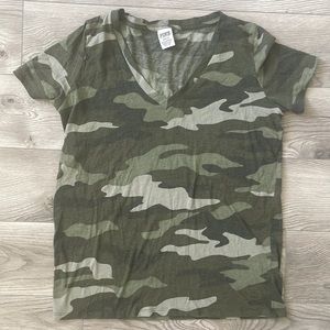 Victoria's Secret Pink Perfect V Neck Tee Camo Large